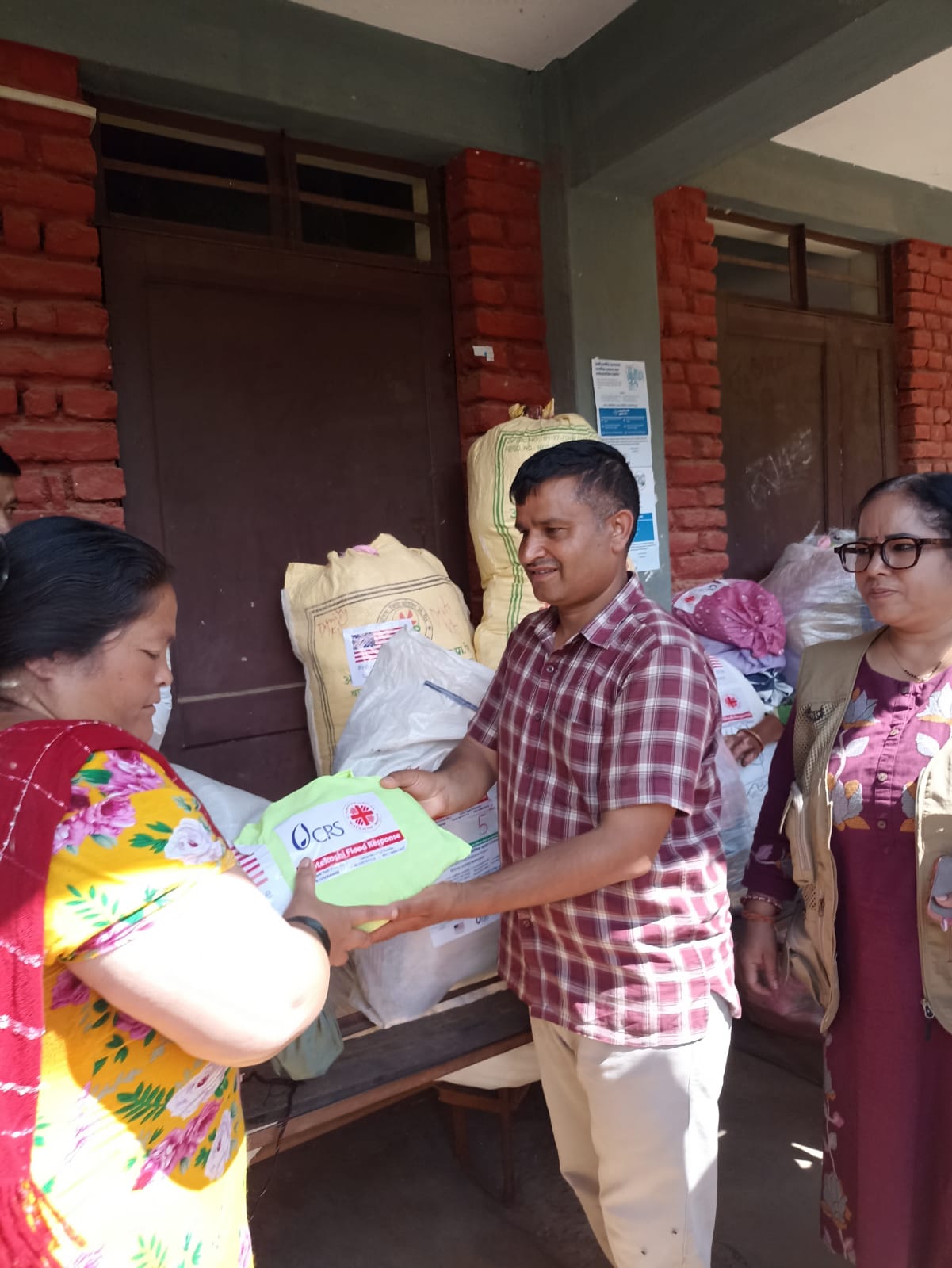 Relief kit distribution — photo 24